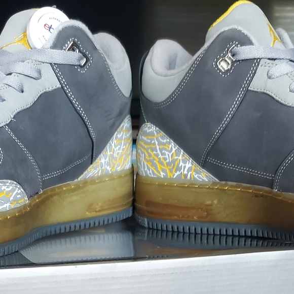 JORDAN AJF 3 "FLINT GRAY VARSITY MAIZE" SIZE 13 323626-071 - Picture 4 of 13